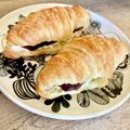 ばぢこ's cooksnap of when they made 朝食おやつに！小倉クリチークロワッサンド.