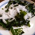 ねずみんパラダイス's cooksnap of when they made ワカメ玉ねぎ…わさび醤油.