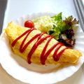 かっちゃん杉's cooksnap of when they made 炊飯器で作ったチキンライスで オムライス.