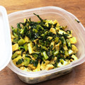 モルテン's cooksnap of when they made 大根の葉と油揚げのにんにくバター醤油炒め.