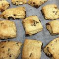 EmillyYumi's cooksnap of when they made チョコとナッツごろごろスコーン.