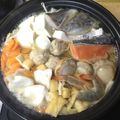あいちー☻'s cooksnap of when they made 寒い夜には…〆は饂飩で！俺流の海鮮寄せ鍋.
