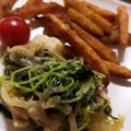 mary_39's cooksnap of when they made ヘルシー☆鶏むね肉と豆苗の生姜ポン酢炒め.