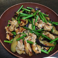 クロ８５'s cooksnap of when they made ☆簡単豚バラ肉となすとにんにくの芽炒め☆.