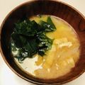 azbjbn's cooksnap of when they made 朝ごはん＊味噌汁に後乗せわかめ.