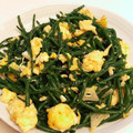 rukukuru's cooksnap of when they made シーアスパラガスと卵の炒め和え.