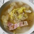 matsu1016's cooksnap of when they made とろける白菜とベーコンのコンソメスープ.