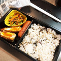 あやか1120's cooksnap of when they made ゆかりと塩昆布とごまのおにぎり.