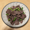 akasio10's cooksnap of when they made 豚タンとニンニクの芽の塩こしょう焼き.