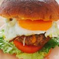 yokoyoko76's cooksnap of when they made 糖質制限 ブランパン ハンバーガー.