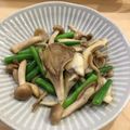 ねこらー's cooksnap of when they made キノコとインゲンのニンニクバター醤油炒め.