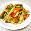 ＠迷子＠'s cooksnap of when they made ニラと舞茸と人参の炒め物.