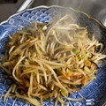 こむきむこ's cooksnap of when they made 映えより美味さだ！☆塩昆布deモヤシ炒め.