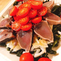 KAORULALA's cooksnap of when they made 鰹のたたき＆ワカメの柚子胡椒マヨ・サラダ.