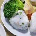Cony◎'s cooksnap of when they made 頬張って♡ウメ大葉ちりめんおにぎり.