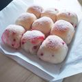 すんずく娘's cooksnap of when they made 白玉生地で紅白～粒ジャムマーブルパン.