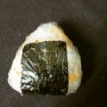 haruku221's cooksnap of when they made 焦がしにんにく醤油の鮭チーズおにぎり♪.