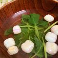 ☆アヤママ☆'s cooksnap of when they made 生麩と三つ葉のお吸い物.