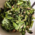 kaogege's cooksnap of when they made 簡単!やみつき!春菊のサラダ.