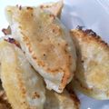 aoto's cooksnap of when they made 市販に負けない！手作り ★餃子の皮★.