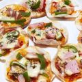 kacco88's cooksnap of when they made 餃子の皮でクリスピーピザ.