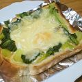 初レポまにあ's cooksnap of when they made 朝ごはんに☆巣ごもりエッグチーズトースト.