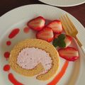 あやさくら犬's cooksnap of when they made ふわっ♡いちごクリームの春色ロールケーキ.