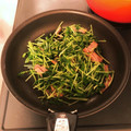 ☆ichika＊☆'s cooksnap of when they made ◇豆苗とハムのバター炒め◇.