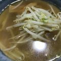 nazkan's cooksnap of when they made 鍋一つで作る☆簡単トンコツもやしラーメン.