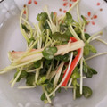 クック7NA4SM☆'s cooksnap of when they made かいわれ大根とカニカマのマヨおかか合え.