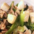 えみdaらて's cooksnap of when they made 小松菜と豚肉にイカもＩＮ！！オイマヨ炒め.