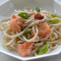 kachimachi's cooksnap of when they made ♯鮭と梅のさっぱり焼きうどん♯.