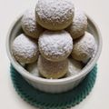 はっぴぃきっちん's cooksnap of when they made クリスマス☆さくほろ♪練乳スノーボール.