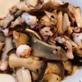 サイタブリア's cooksnap of when they made タコときのこのガーリックオイル炒め.