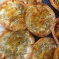 harutop's cooksnap of when they made 餃子の皮ピザ　しらす.