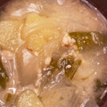クックXCYSK0☆'s cooksnap of when they made 新じゃがいもと玉ねぎとワカメのお味噌汁.