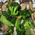 キコノリ0616's cooksnap of when they made 小松菜とブロッコリーのあさりの酒蒸し.