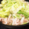 toshi♫'s cooksnap of when they made 簡単！レタスと豚のしょうが鍋.