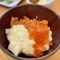 ☆ayumikan☆'s cooksnap of when they made 漬けサーモン山芋とろろ丼.