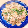 ステルトミチル's cooksnap of when they made ニラとモヤシ豚キムチ炒め　キムチ鍋の素で.