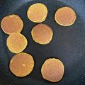 ゆかおーくん's cooksnap of when they made 手づかみ離乳食★オートミールでパンケーキ.