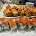 yumienne's cooksnap of when they made サーモンカリフォルニアロール.