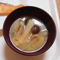 チコリママ's cooksnap of when they made 大根としめじのみそ汁.
