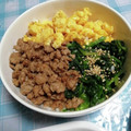 二足歩行の布団's cooksnap of when they made 豚そぼろの三色丼.
