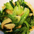 JunAiママ's cooksnap of when they made 超簡単♪チンゲン菜と手揚げ油あげの塩炒め.