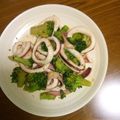 カジュアルねこ's cooksnap of when they made イカとブロッコリーのガリバタ醤油炒め.