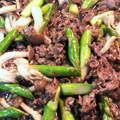 すなめり☆'s cooksnap of when they made 牛肉とアスパラときのこのオイスター炒め.