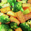 ☆みきりん★'s cooksnap of when they made 厚揚げブロッコリーのケチャマヨ豆板醤炒め.