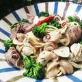虹色♪︎ちゅーりっぷ's cooksnap of when they made 牡蠣と砂肝のペペロンチーノ 高級感あり.