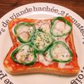 YCHキッチン's cooksnap of when they made 簡単&本格ピザソースで作る！ピザトースト.